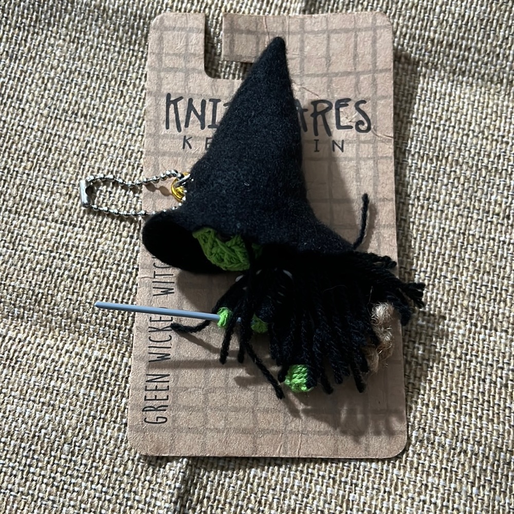 Knitmares Green Wicked Witch  KeyChain OS NWT BackpackHanger Voodoo knitted doll